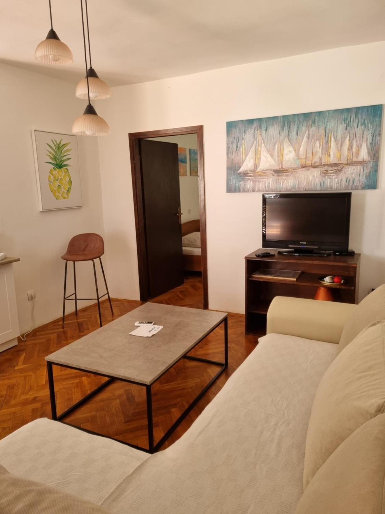 Apartman Frketic 扎博里克 外观 照片